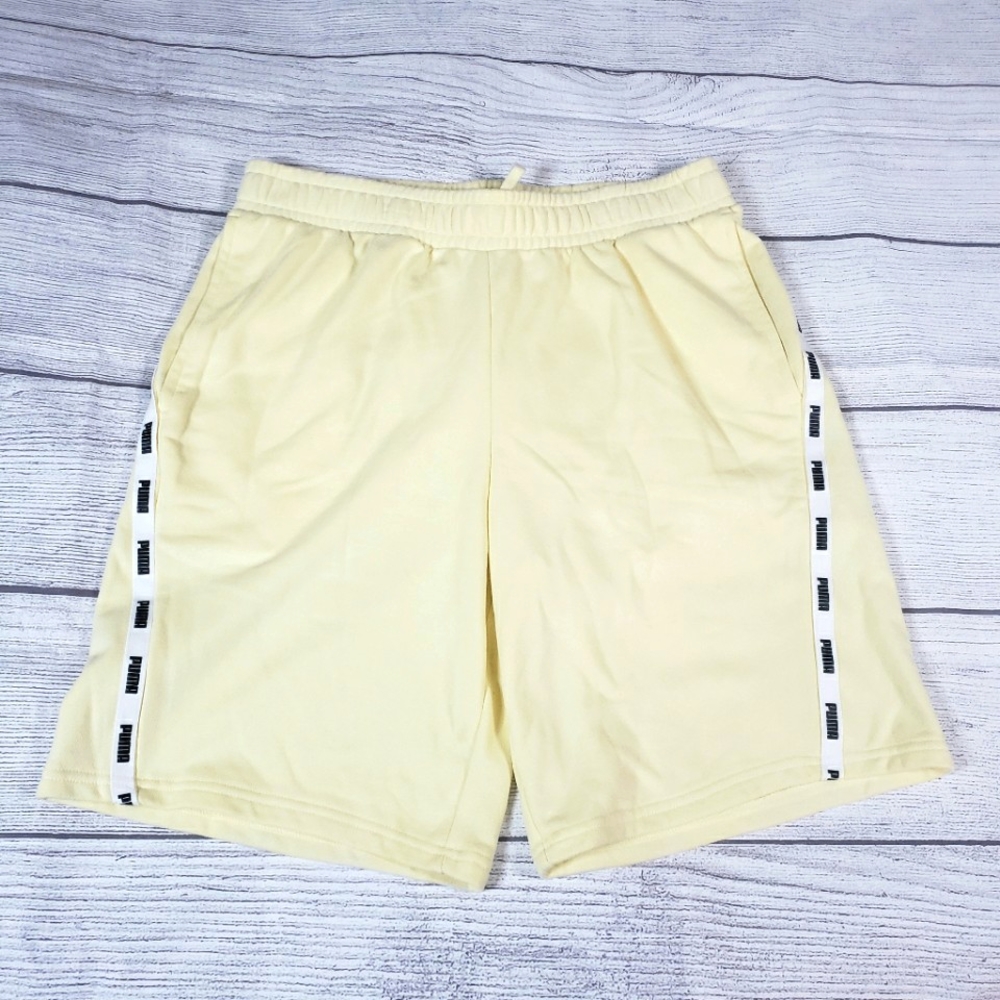 Puma Fleece Shorts Yellow, Mens Size: Large , New With Tags (Perfect Con…